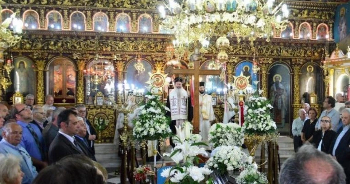 Τελευταίο «αντίο» στον εκδότη Γ. Κουρή στην Κεφαλονιά – Δείτε εικόνες
